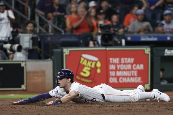 Astros sweep Marlins for 9th straight home win thumbnail