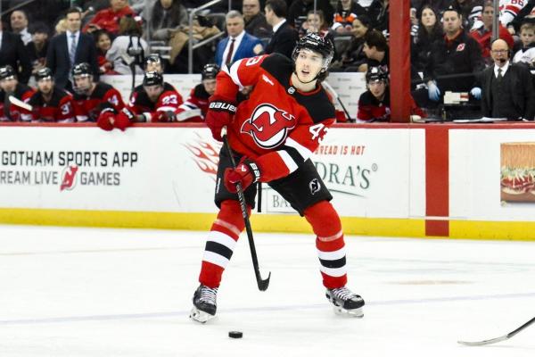 NHL roundup: Devils score 4 in 2nd, blank Flyers