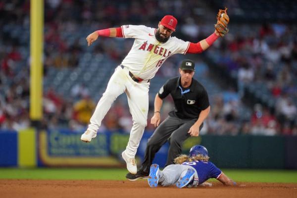 Corey Seager, Wyatt Langford power Rangers past Angels thumbnail