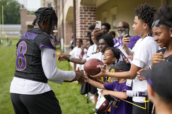 Ravens QB Lamar Jackson (illness) returns to practice thumbnail