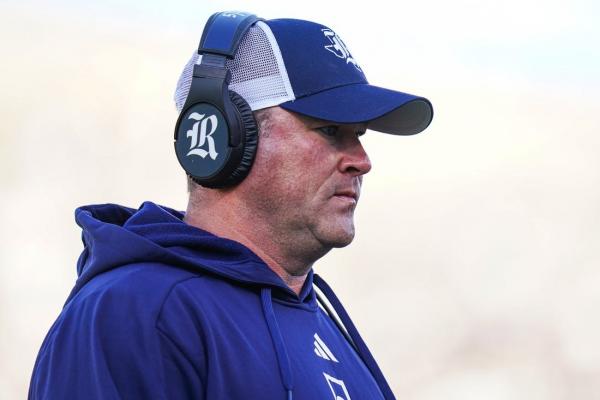 Rice fires coach Mike Bloomgren