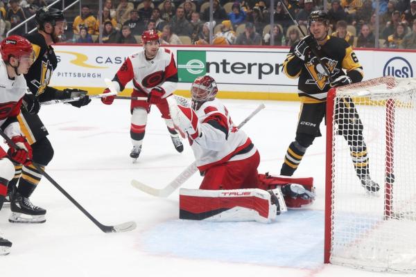 Anthony Mantha, Penguins flatten banged-up Hurricanes