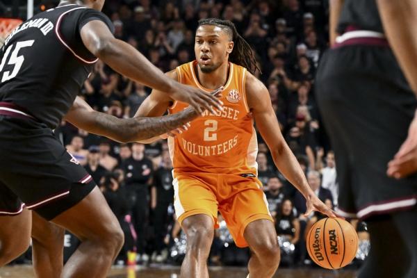 Chaz Lanier (30 points) leads No. 6 Tennessee past No. 7 Texas A&M