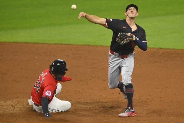 Matt Wallner, Willi Castro propel Twins past Guardians