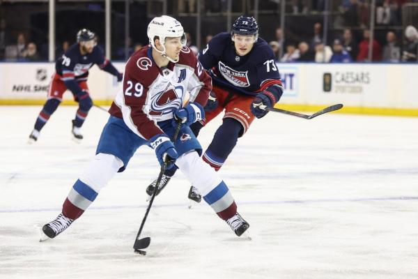 NHL roundup: Avs score with 15 seconds left to edge Rangers