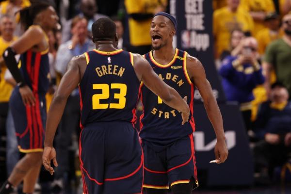Jimmy Butler has Warriors on brink of eliminating Rockets in Game 5 thumbnail