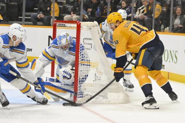 Blues focus on net-front play as Blackhawks arrive