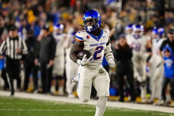 Ashton Jeanty hits 2,000-yard mark as No. 12 Boise State tops Wyoming