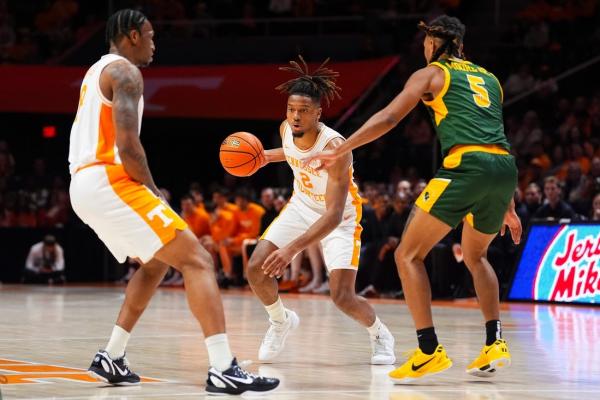 Chaz Lanier helps No. 1 Tennessee beat Norfolk State, remain unbeaten