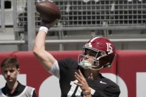 Reports: Alabama to name Ty Simpson starting quarterback