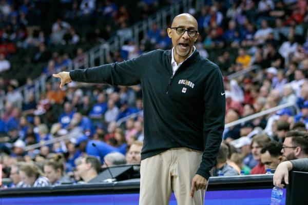 UCF’s Johnny Dawkins inks two-year contract extension