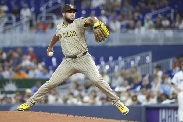 Padres’ bullpen shuts down Marlins