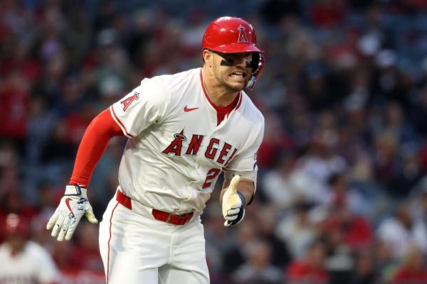 Angels’ Mike Trout heads to IL with bone bruise on knee