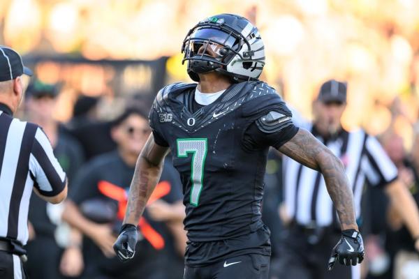Reports: Oregon WR Evan Stewart injured, season in doubt