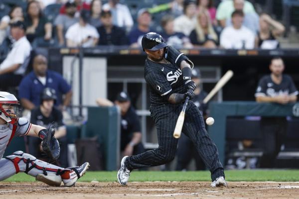 Twins pile up 15 hits, top White Sox in 11 innings thumbnail