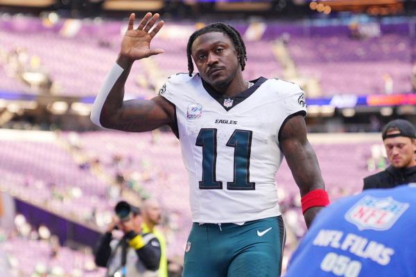 Reports: Eagles star WR A.J. Brown does not practice on Wednesday
