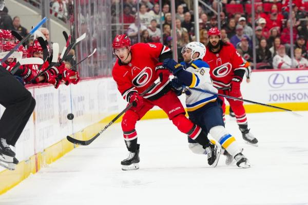 Martin Necas has four-point night to propel Hurricanes past Blues