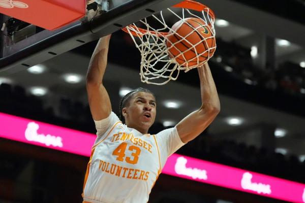 Tennessee G Cameron Carr (thumb) out 4-6 weeks