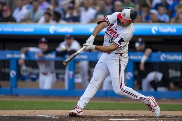 Matt Wallner, Carlos Correa power Twins past Cubs