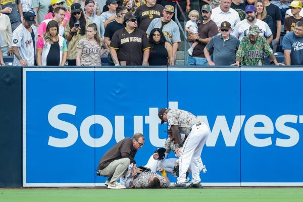 Padres’ Gavin Sheets avoids head injury after crash into wall