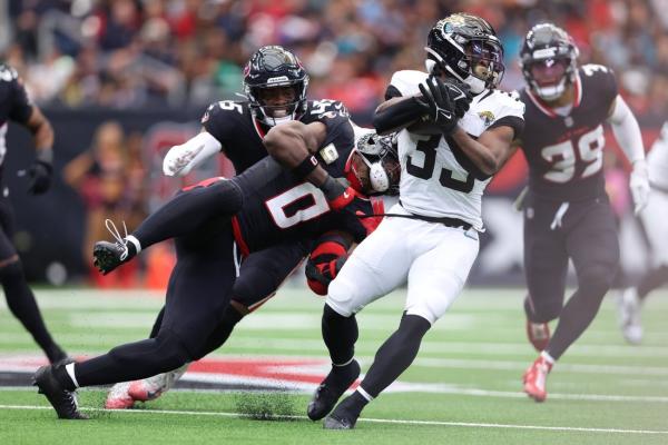 Texans own fourth quarter, rally past Jaguars 36-29