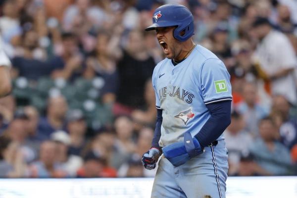 Blue Jays pour it on late to win third straight in Detroit thumbnail