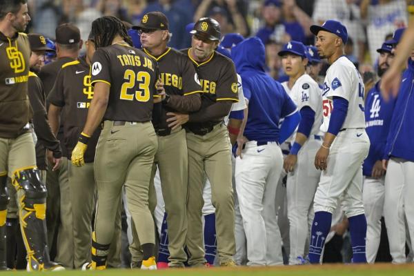 MLB roundup: Padres win feisty finale against Dodgers