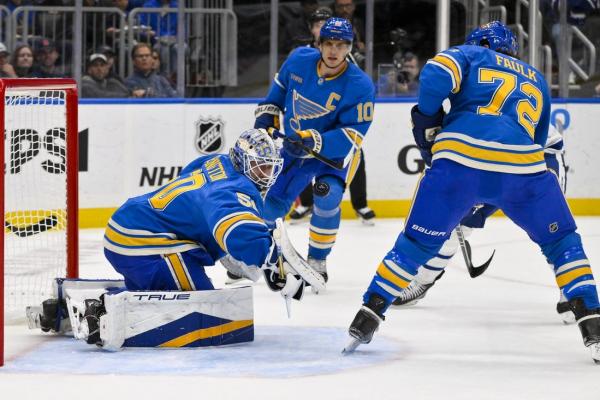 Colton Parayko’s 2 goals, Jordan Binnington’s 35 saves lead Blues past Maple Leafs