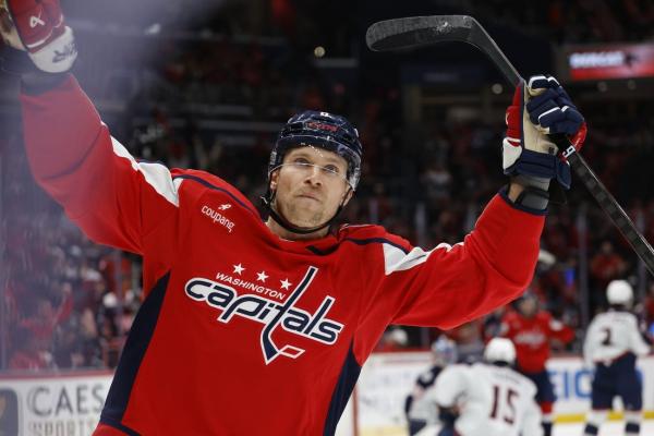 Capitals’ defensemen score 4 goals in convincing win over Blue Jackets