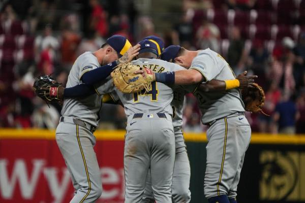 MLB roundup: Brewers nip Reds, run win streak to 8