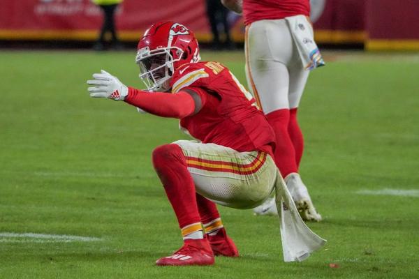 Chiefs rule out JuJu Smith-Schuster, Jaylen Watson for Week 8 thumbnail