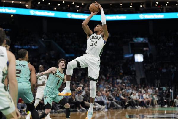 LaMelo Ball carries Hornets past Bucks 115-114