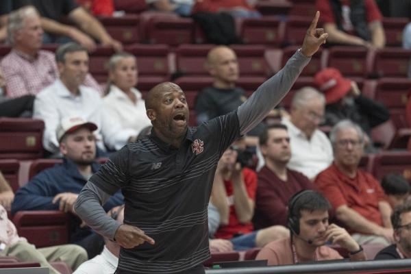 Le Moyne hangs tough, but Boston College hangs on for win