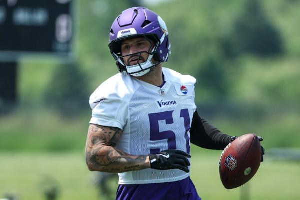 Vikings place LB Blake Cashman, RB/KR Ty Chandler on IR