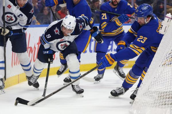 Josh Norris scores twice in his return as Sabres club Jets