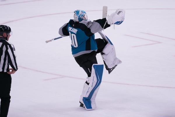 Philipp Kurashev's shootout goal lifts Sharks past Kings