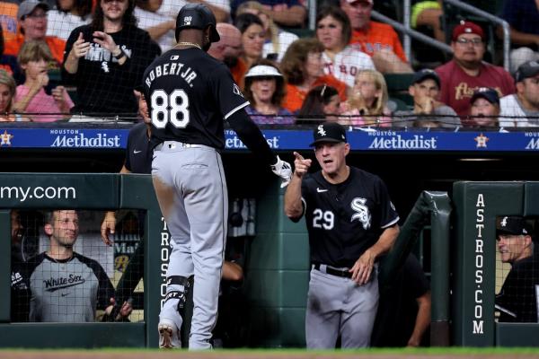 Luis Robert Jr. (2 HRs), White Sox halt Astros' win streak thumbnail