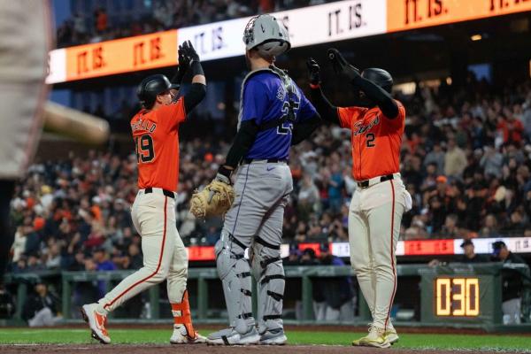 Several Giants have big nights in blowing out Rockies