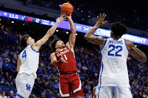 Top 25 roundup: No. 4 Alabama overpowers 8th-ranked Kentucky