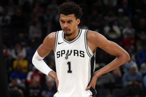 Spurs’ new up-tempo style could be unleashed vs. Hawks