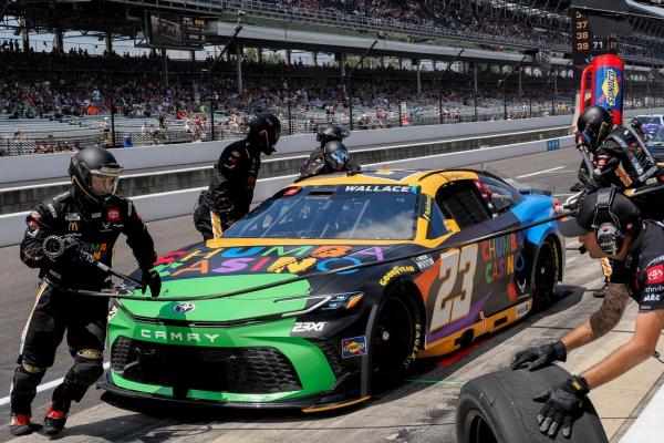 Bubba Wallace holds off Kyle Larson in double overtime to capture Brickyard 400