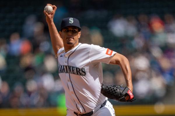 Orioles acquire RHP Luis F. Castillo from Mariners