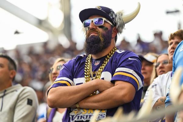 NFL flexes Colts-Vikings to 'SNF' in Week 9 thumbnail