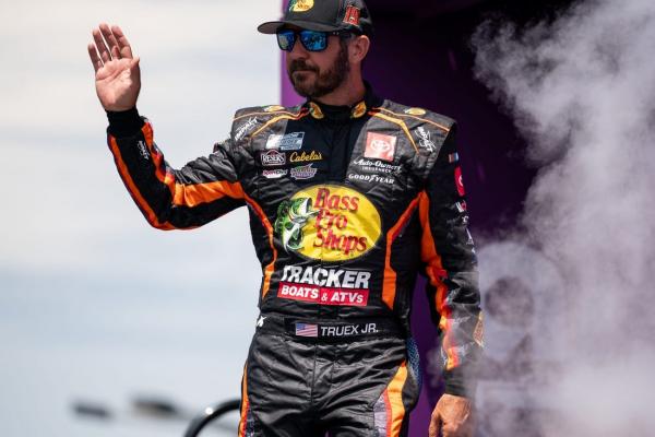 Stubbs: Heat is on NASCAR drivers on playoff bubble