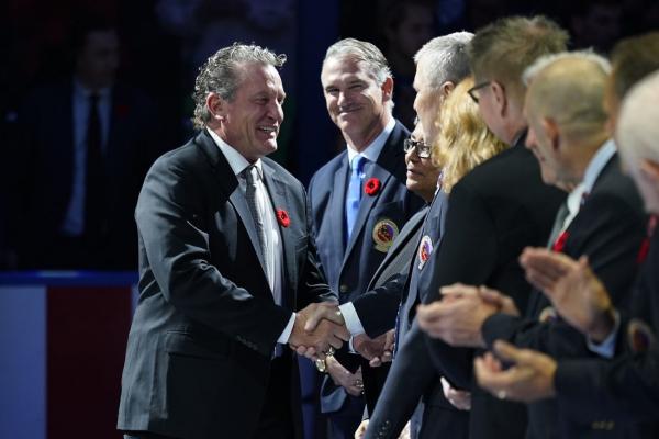 Jeremy Roenick, six others enter Hockey Hall of Fame