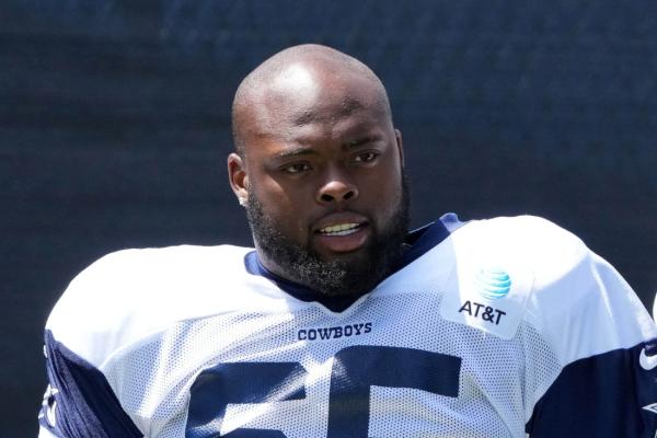 Report: Cowboys G Rob Jones (neck) out 2-3 months