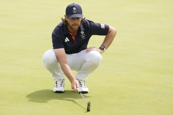 Tommy Fleetwood ties course record, up one in Abu Dhabi