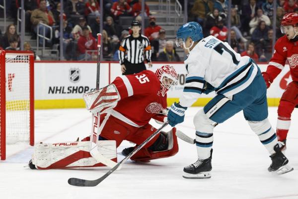 Sharks snap Red Wings’ seven-game winning streak