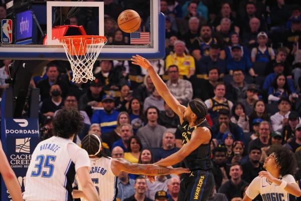 Warriors survive back-and-forth battle with Magic