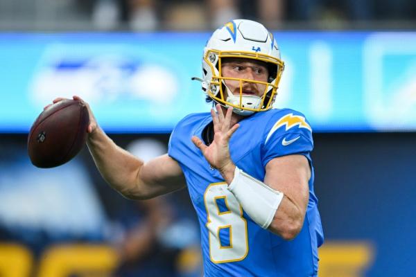 Report: Chargers releasing QB Max Duggan